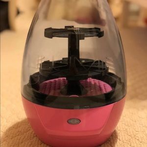 Lilumia Automatic Makeup Brush Cleaner